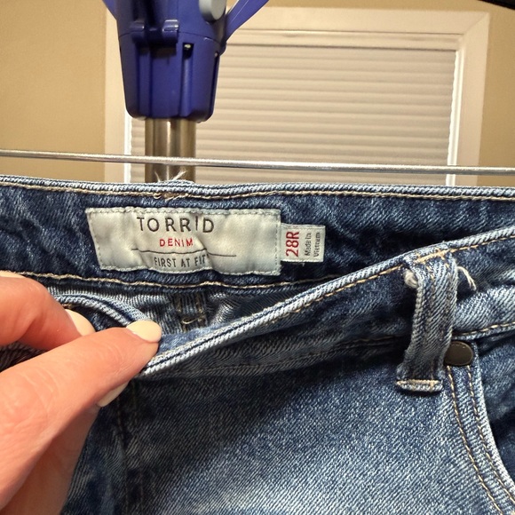 Torrid Size 28R Distressed High Rise Straight Jeans - Picture 6 of 10